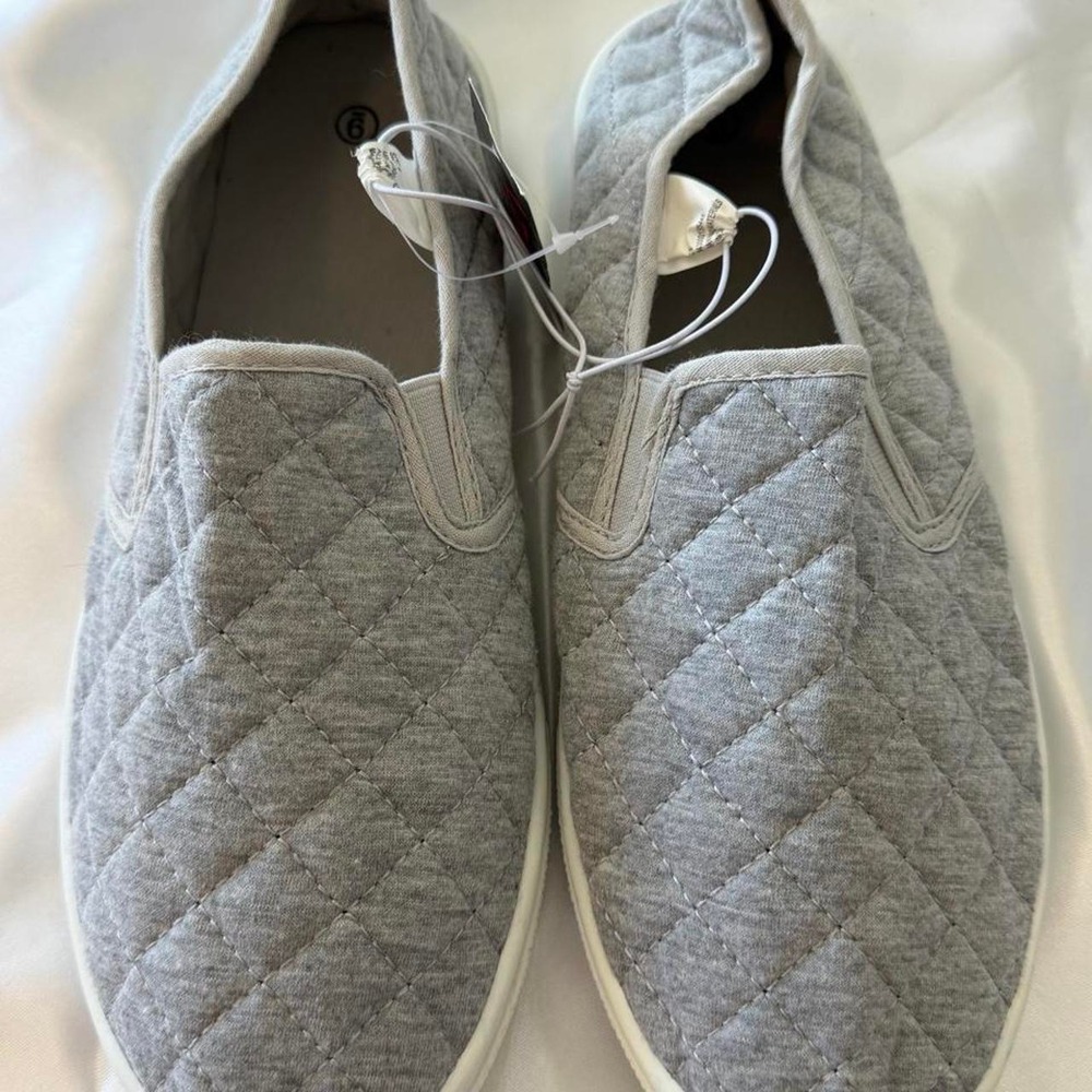 Bobbie Brooks Quilted Jersey Slip On Sneakers Gray Round Toe Size 8